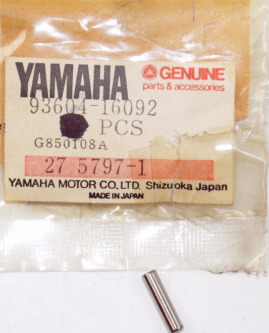 NOS YAMAHA 1977-2016 1977 TT500D TT500D SR500F PIN DOWEL 93604-16092 - MotoRaider