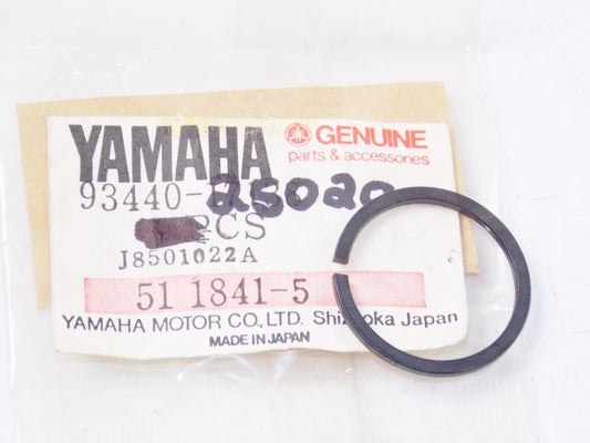 NOS YAMAHA 1970-2015 MX250 XS1 DT250A XT500H XS650SJ CIRCLIP OUTER 93440-25020 - MotoRaider