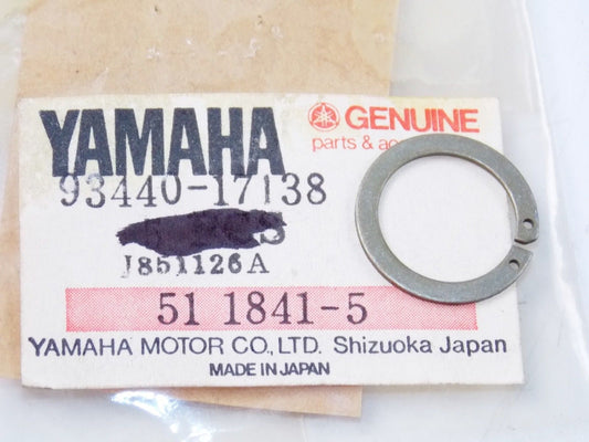 NOS YAMAHA 1979-2015 YT60L PW50-PW50F1 QT50K XT200J CIRCLIP OUTER 93440-17138 - MotoRaider