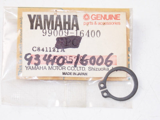 NOS YAMAHA 1979-2016 TRANSMISSION CIRCLIP S-TYPE 99009-16400 - MotoRaider