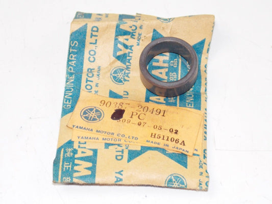NOS YAMAHA 1968-2000 YG5T CT1 ATM1B HT1 G6SB G7S TRANSMISSION COLLAR 90387-20491 - MotoRaider