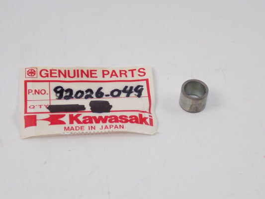 NOS KAWASAKI 1968 1969 1970 MOUNTING SPACER F4  92026-049 - MotoRaider