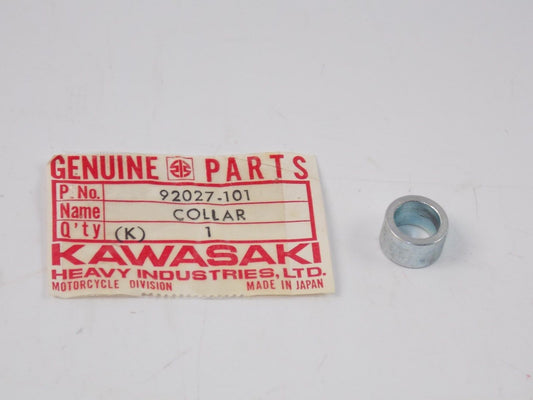 NOS KAWASAKI 1970 1971 1972 1973 1974 1975 COLLAR F5 F8 F9  92027-101 - MotoRaider