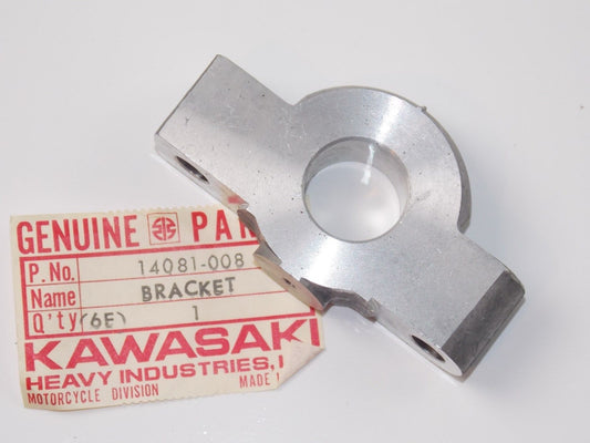 NOS KAWASAKI 1974-1978 BALANCER BRACKET B KZ400  14081-008 - MotoRaider