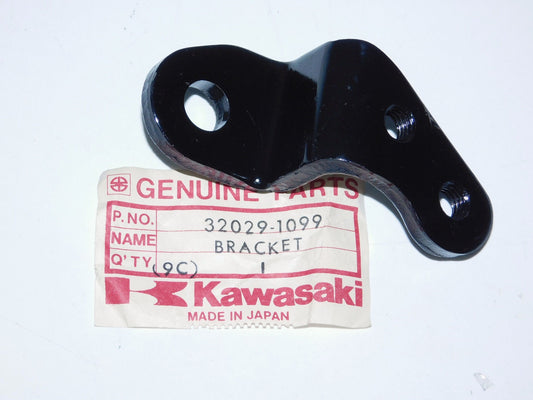 NOS KAWASAKI 1980 1981 1982 1983 KZ440 BRACKET ENGINE REAR RIGHT 32029-1099 - MotoRaider
