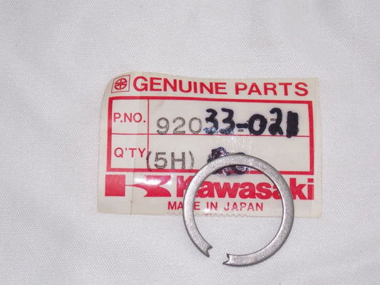 NOS KAWASAKI 1970 1971 1972 CIRCLIP F5 F8 92033-021 - MotoRaider