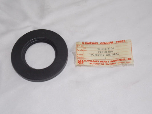NOS KAWASAKI 1966 1967 1968 1969 OIL SEAL W1 W2 92050-019 - MotoRaider