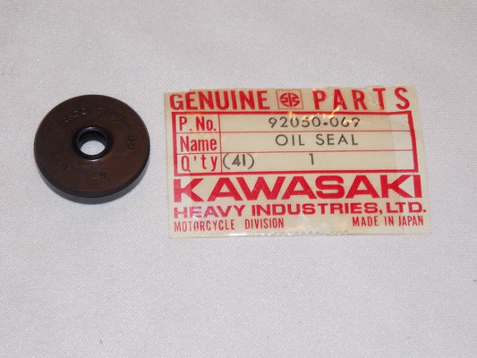 NOS KAWASAKI 1969-2004 PUSH ROD OIL SEAL KD100 KE100 KM100 KH100/125 92050-069 - MotoRaider