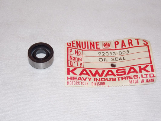 NOS KAWASAKI 1966 1967 1968 1969 OIL SEAL W1 W2 92053-005 - MotoRaider