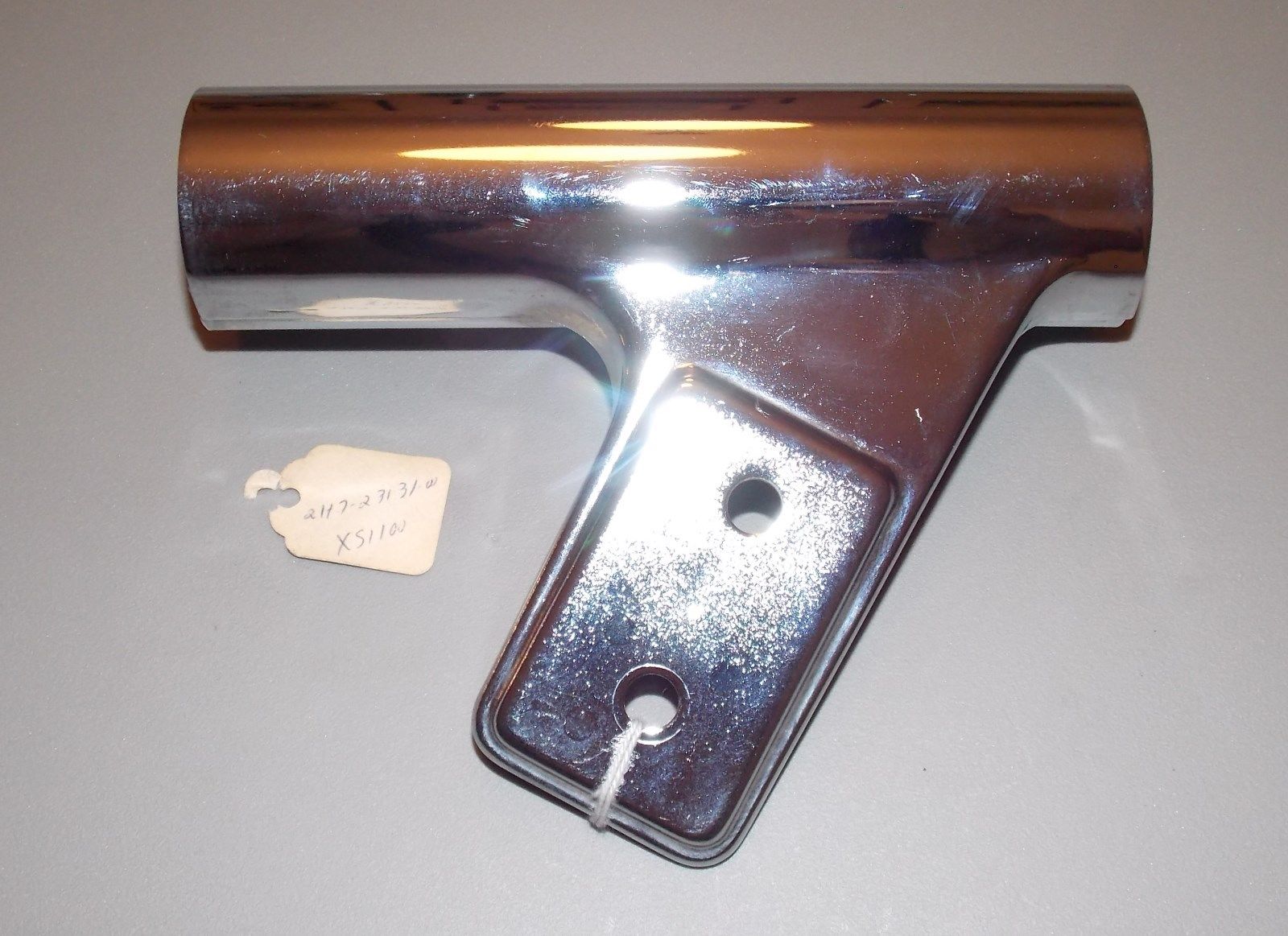 NOS YAMAHA  1978 1979 1980 1981 FORK  UPPER COVER 2 XS1100  2H7-23131-00 - MotoRaider