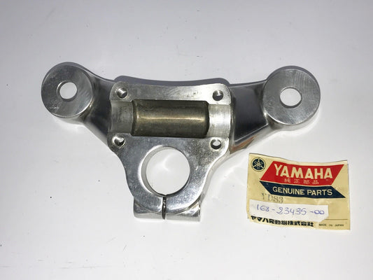 NOS OEM YAMAHA 1967 1969 YR1 R3 FRONT FORK TOP PLATE CROWN HANDLE 168-23435-00 - MotoRaider