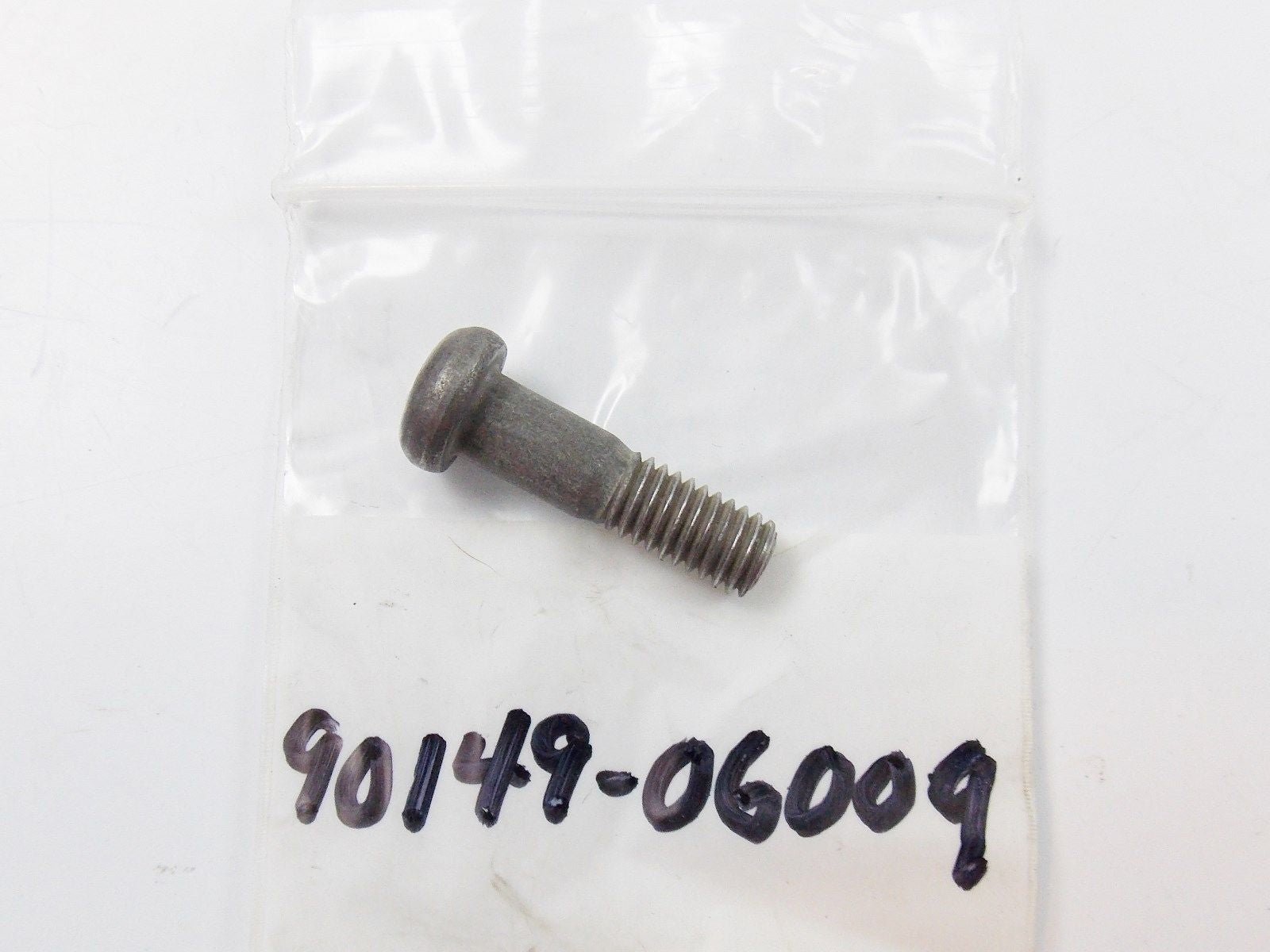 NOS OEM YAMAHA  1970-1983 SPECIAL SHAPE SCREW XS1/2/650 TX650/750  90149-06009 - MotoRaider