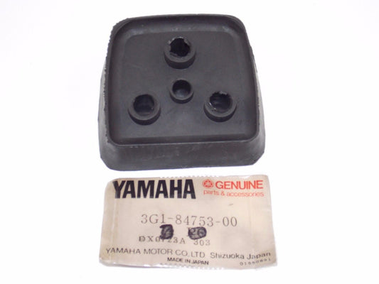 NOS YAMAHA  1978-1983 TAIL LIGHT DAMPER XS650  XV920   3G1-84753-00 - MotoRaider