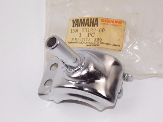 NOS YAMAHA  1982 TURN SIGNAL OUTTER COVER 1 XJ750 15R-23122-00 - MotoRaider