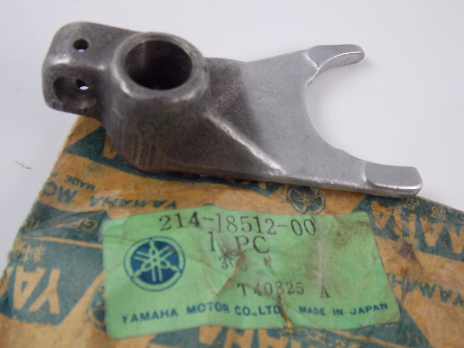 NOS YAMAHA 1968 1969 1970 1971 SHIFT FORK 2 DT1 RT1  214-18512-00 - MotoRaider