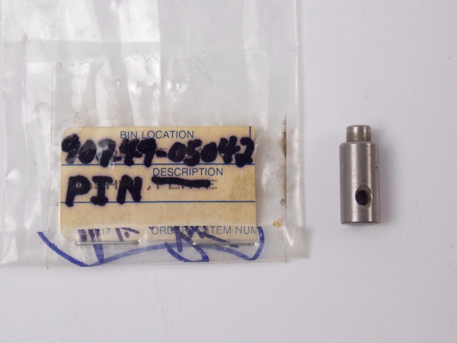 NOS YAMAHA 1968-1974 SPECIAL SHAPE PIN RT1/2/3 YZ360 DT1/2 90249-05042 - MotoRaider