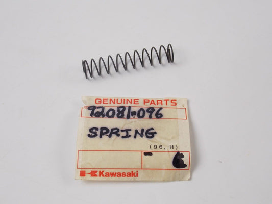 NOS OEM KAWASAKI 1969-2004 CLUTCH RELEASE SPRING KD80 KE100 KH125  92081-096 - MotoRaider