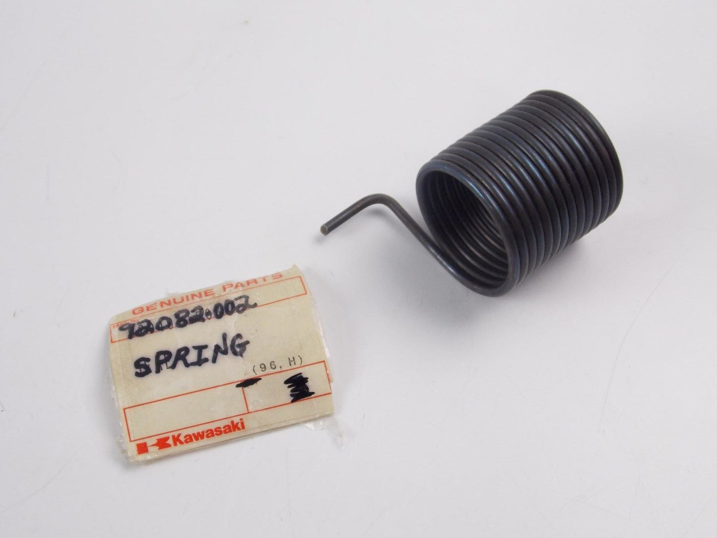 NOS OEM KAWASAKI  1968-1975 KICKSTARTER SPRING F3/4/5/6/7/8/9  92082-002 - MotoRaider
