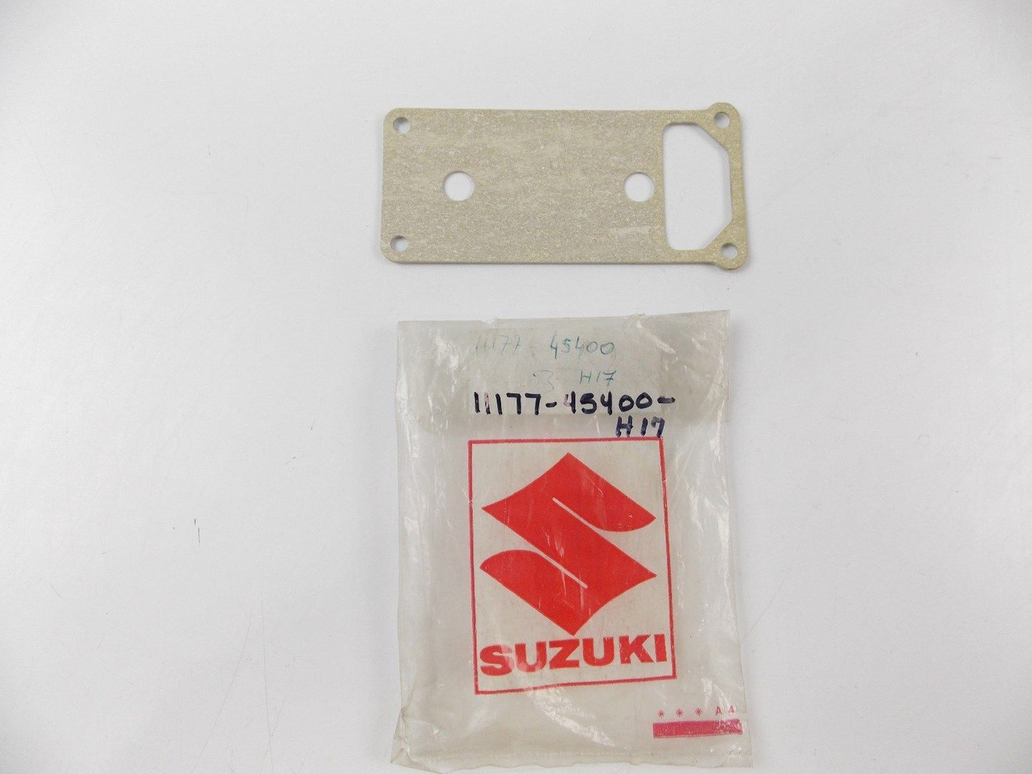 NOS OEM 1980-1983 SUZUKI BREATHER COVER GASKET GS750   11177-45400-H17 - MotoRaider