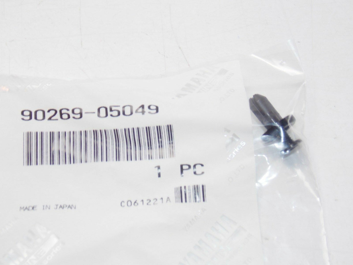 NOS YAMAHA  1996-2013 SPECIAL SHAPE RIVET XVZ13 TZ125 FZ600 RST90   90269-05049 - MotoRaider