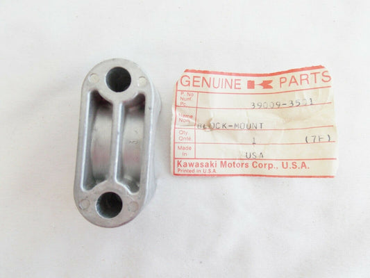 1980 KAWASAKI SNOWMOBILE INVADER INTRUDER 440 STEERING BLOCK MOUNT 39009-3501 - MotoRaider