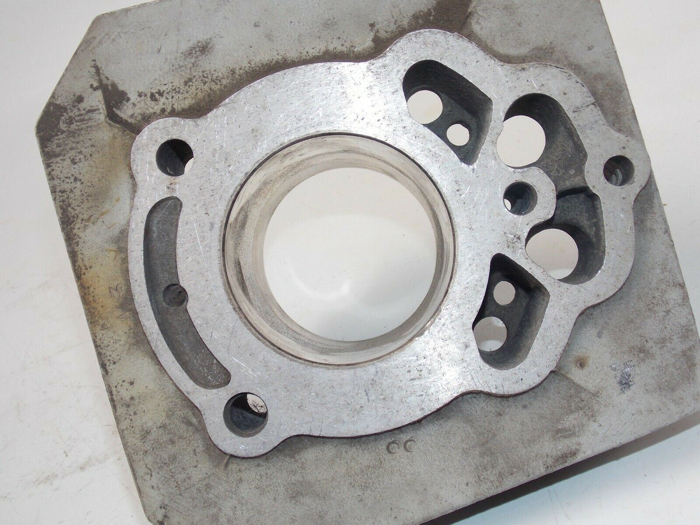 1980's MOTO GUZZI RIGHT CYLINDER+HEAD V35 BORE 65.50mm MOTOR ENGINE BARREL TOP - MotoRaider