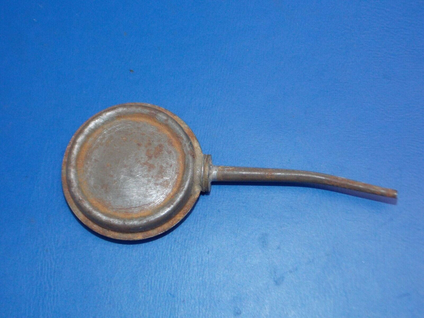 VINTAGE OIL CONTAINER DISPENSER BOTTLE D=1.75" OL=4.25" AUTOMOTIVE MOTORYCYCLE - MotoRaider