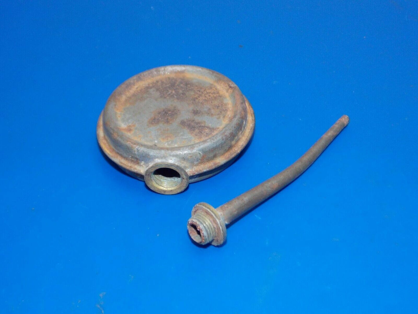 VINTAGE OIL CONTAINER DISPENSER BOTTLE D=1.75" OL=4.25" AUTOMOTIVE MOTORYCYCLE - MotoRaider
