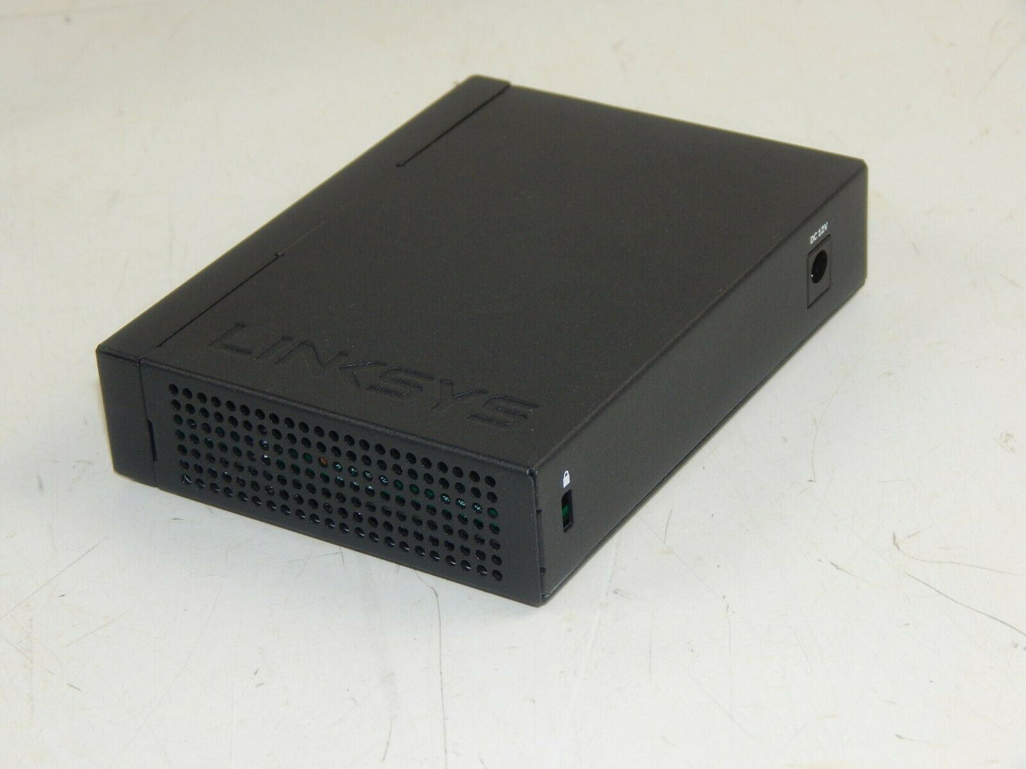 LINKSYS 5 PORT NETWORK SWITCH 1000MBPS MODEL LGS105 - MotoRaider