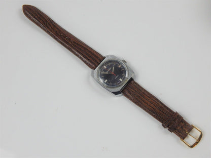 1970's VINTAGE WRIST WATCH SEKONDA 18 JEWELS SWISS MADE 35x40mm LEATHER BAND - MotoRaider