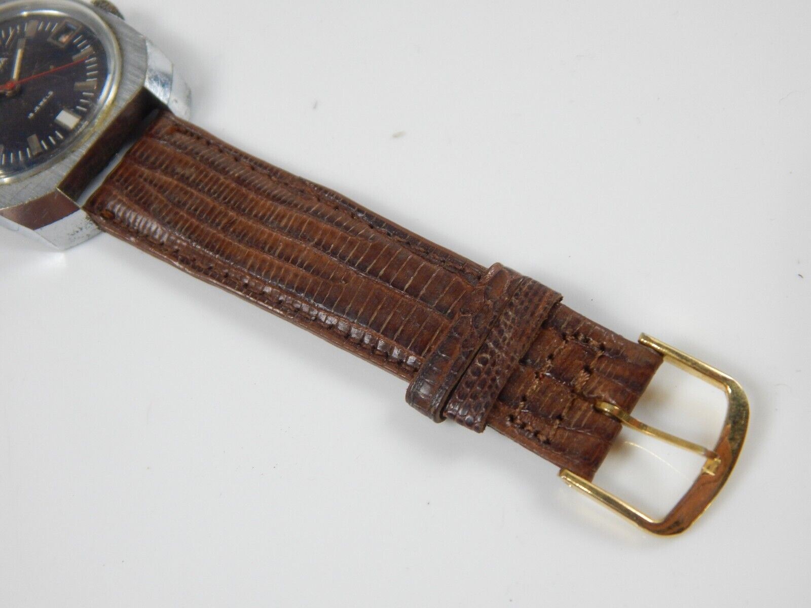 1970's VINTAGE WRIST WATCH SEKONDA 18 JEWELS SWISS MADE 35x40mm LEATHER BAND - MotoRaider