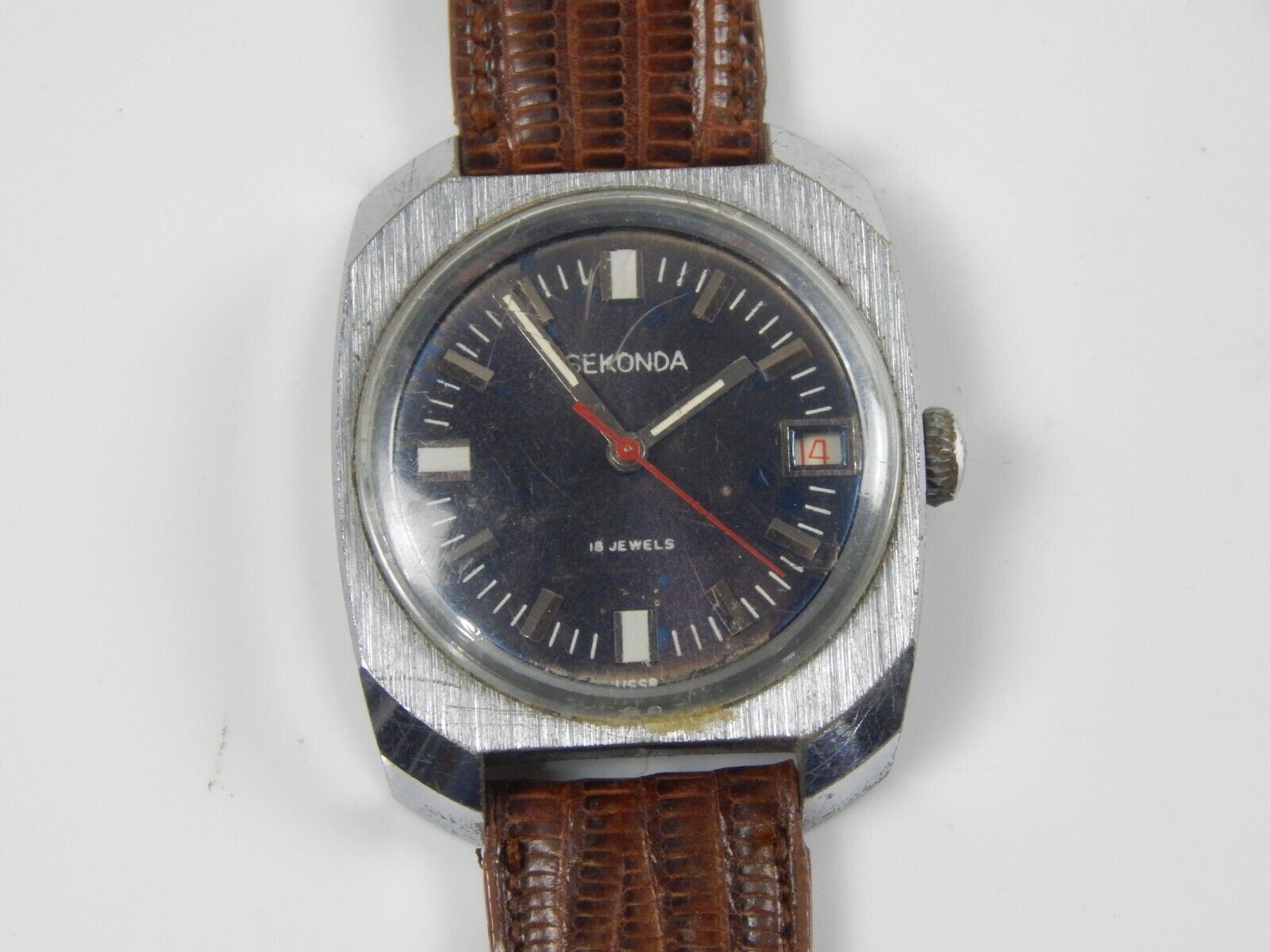 1970's VINTAGE WRIST WATCH SEKONDA 18 JEWELS SWISS MADE 35x40mm LEATHER BAND - MotoRaider