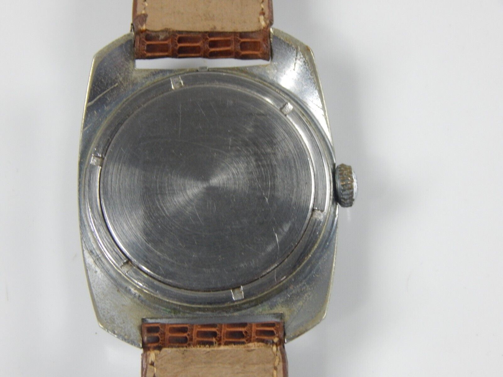 1970's VINTAGE WRIST WATCH SEKONDA 18 JEWELS SWISS MADE 35x40mm LEATHER BAND - MotoRaider