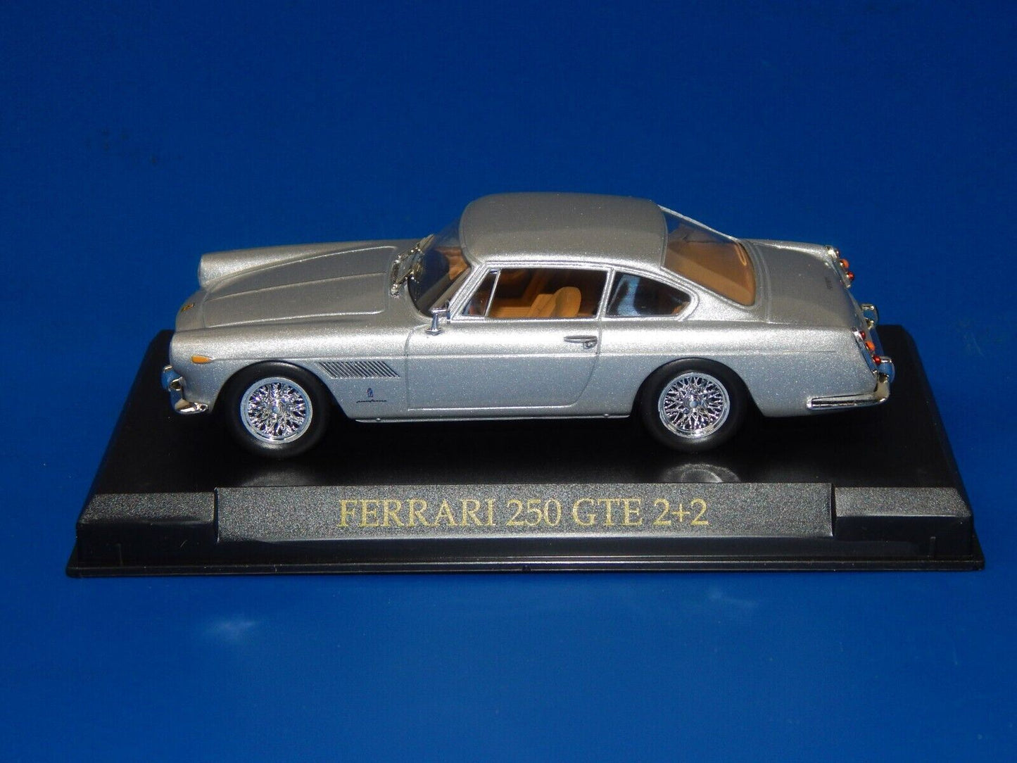 FERRARI 250 GTE 2+2 SILVER GRAY TOY CAR MODEL DIECAST SCALE 1:43 APPROX L=4" - MotoRaider