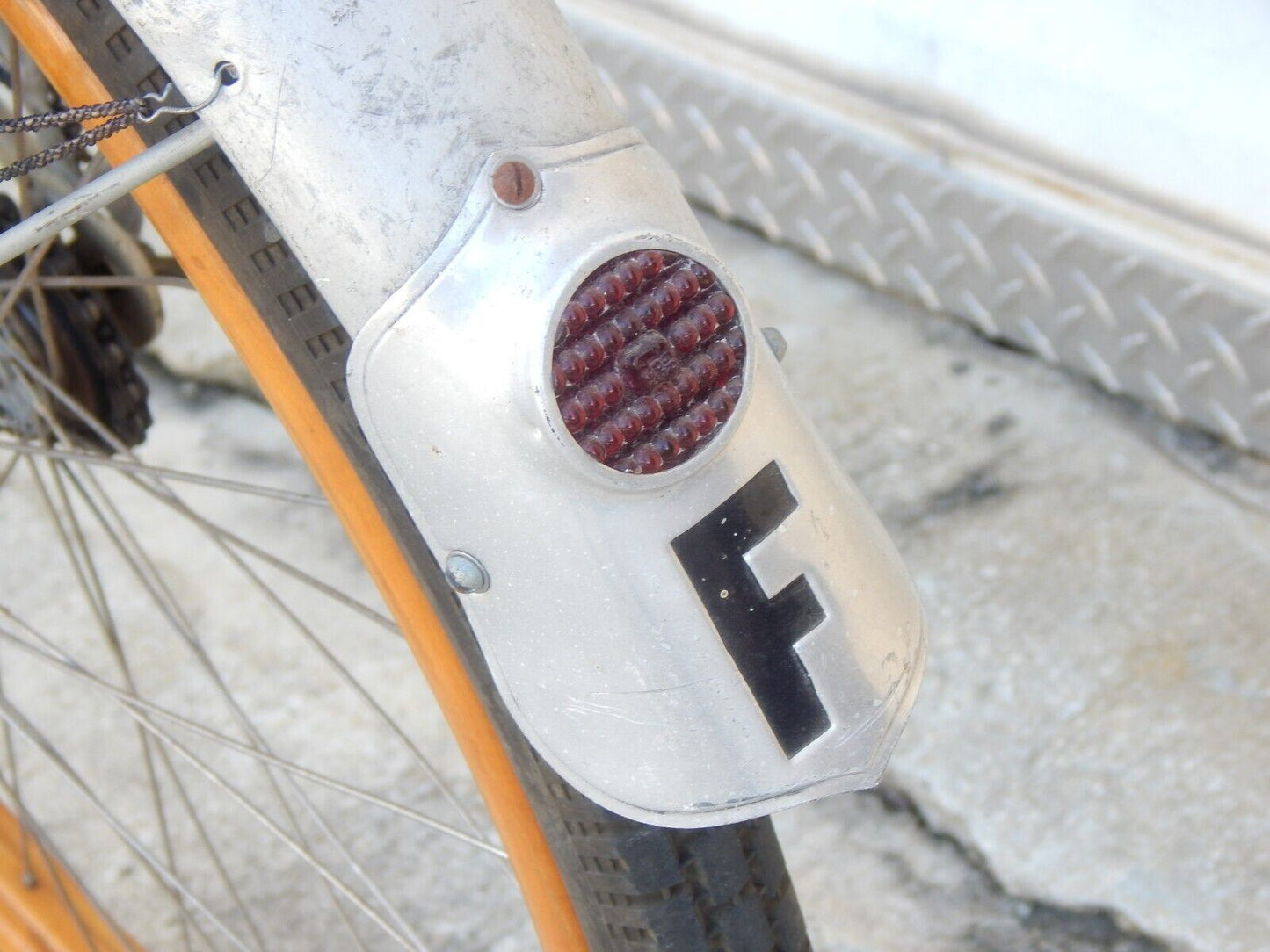 1940's VINTAGE LADY BICYCLE 26" WOODEN RIMS GRIPS FRANCE - MotoRaider