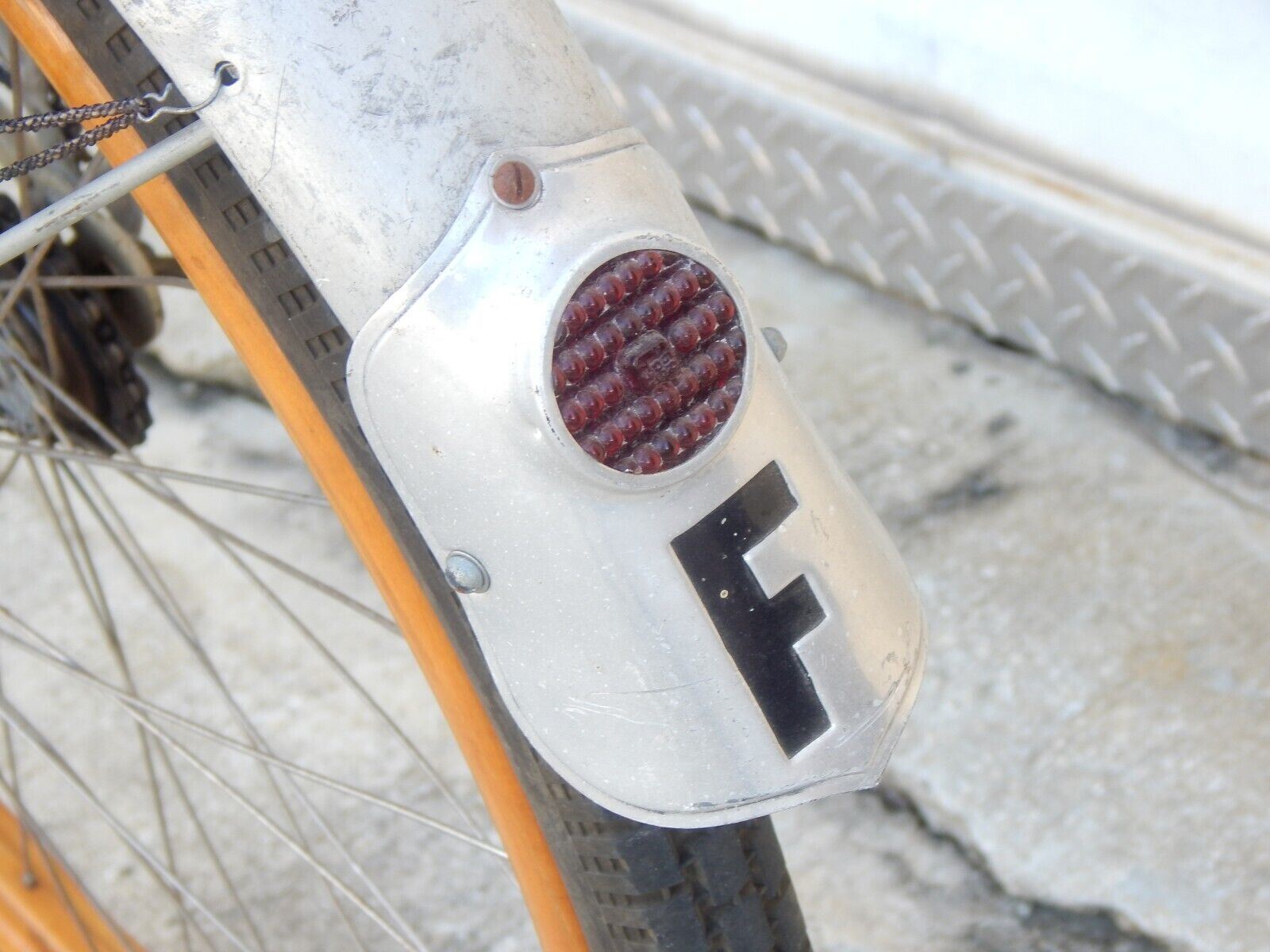 1940's VINTAGE LADY BICYCLE 26" WOODEN RIMS GRIPS FRANCE - MotoRaider