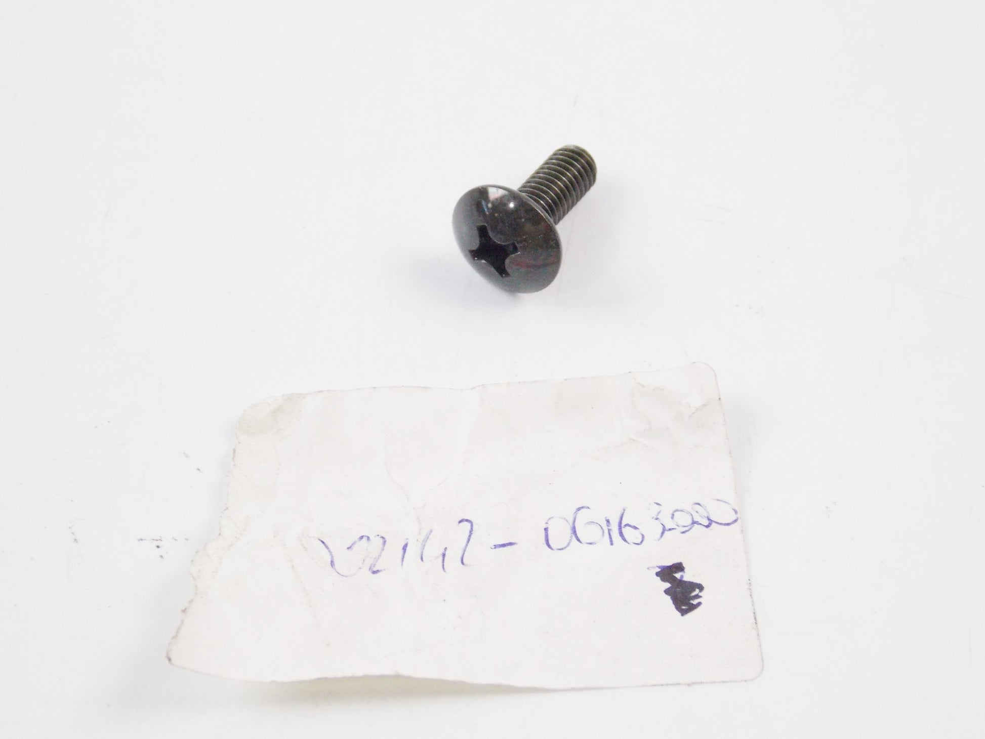 NOS SUZUKI 2000-2007 DF25 / DF30 ENGINE COVER SCREW 02142-06163 - MotoRaider