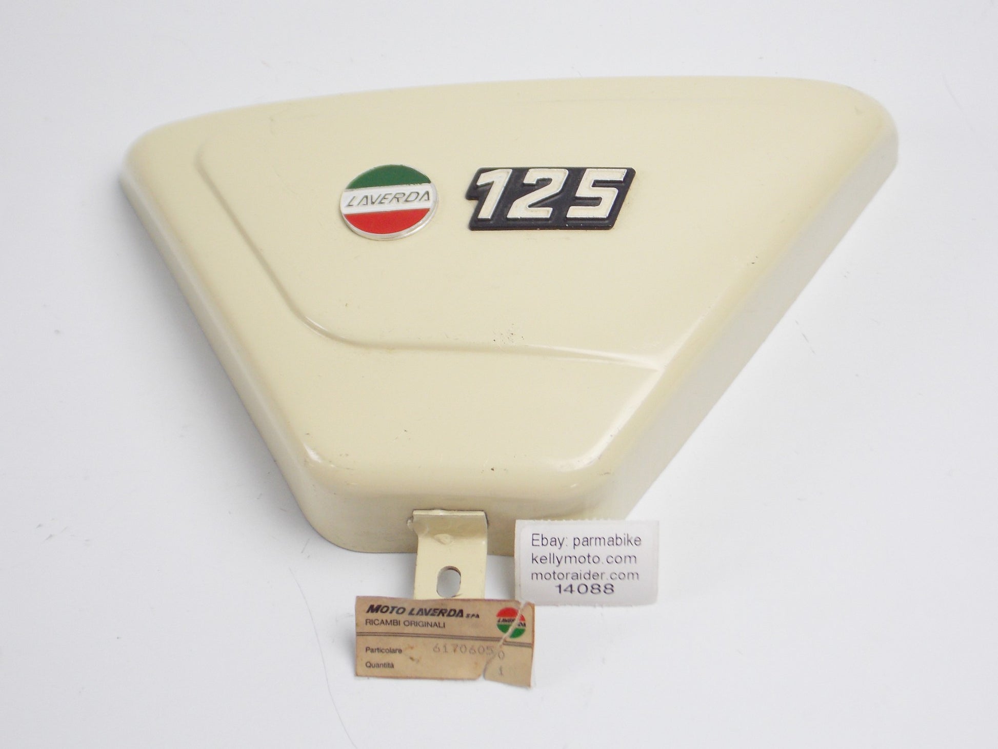 OEM LAVERDA LZ 125 175 FRAME RH SIDE COVER PANEL WHITE CREAM 61706048 61 706 048 - MotoRaider