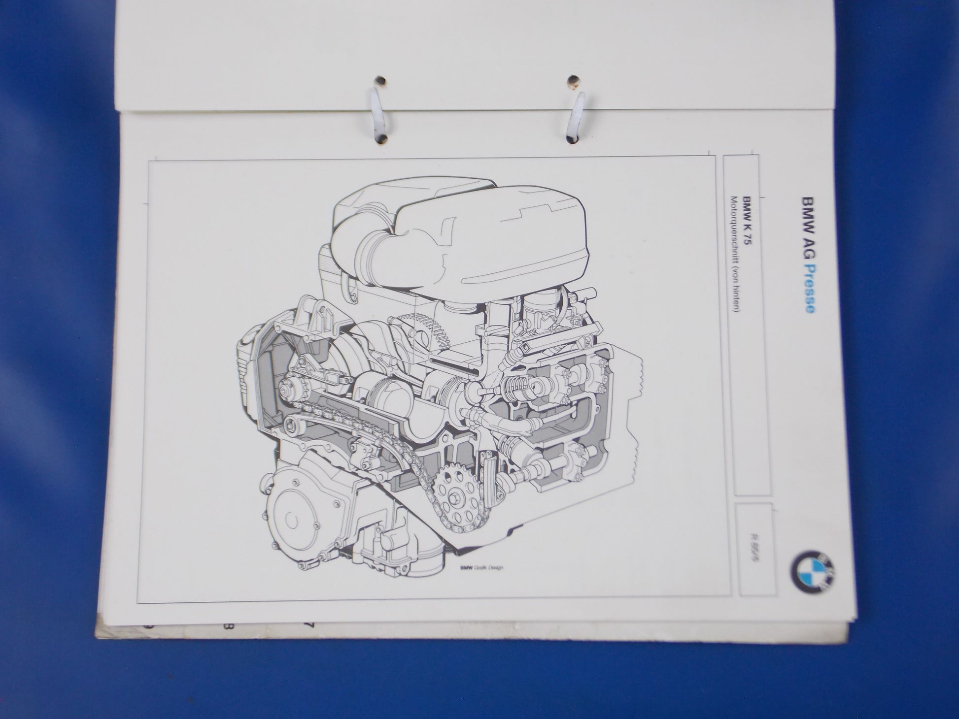 BMW 1986 K75 K100 R65 R80 DEALER SALES PERSON TECHNICAL INFORMATION BOOK ITALIAN - MotoRaider