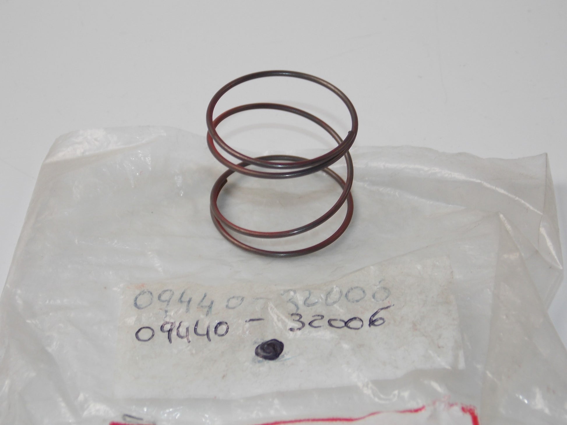 NOS OEM 1982-95 2003-17 SUZUKI DR125/650/250/100 KICKSTART SPRING  09440-32006 - MotoRaider