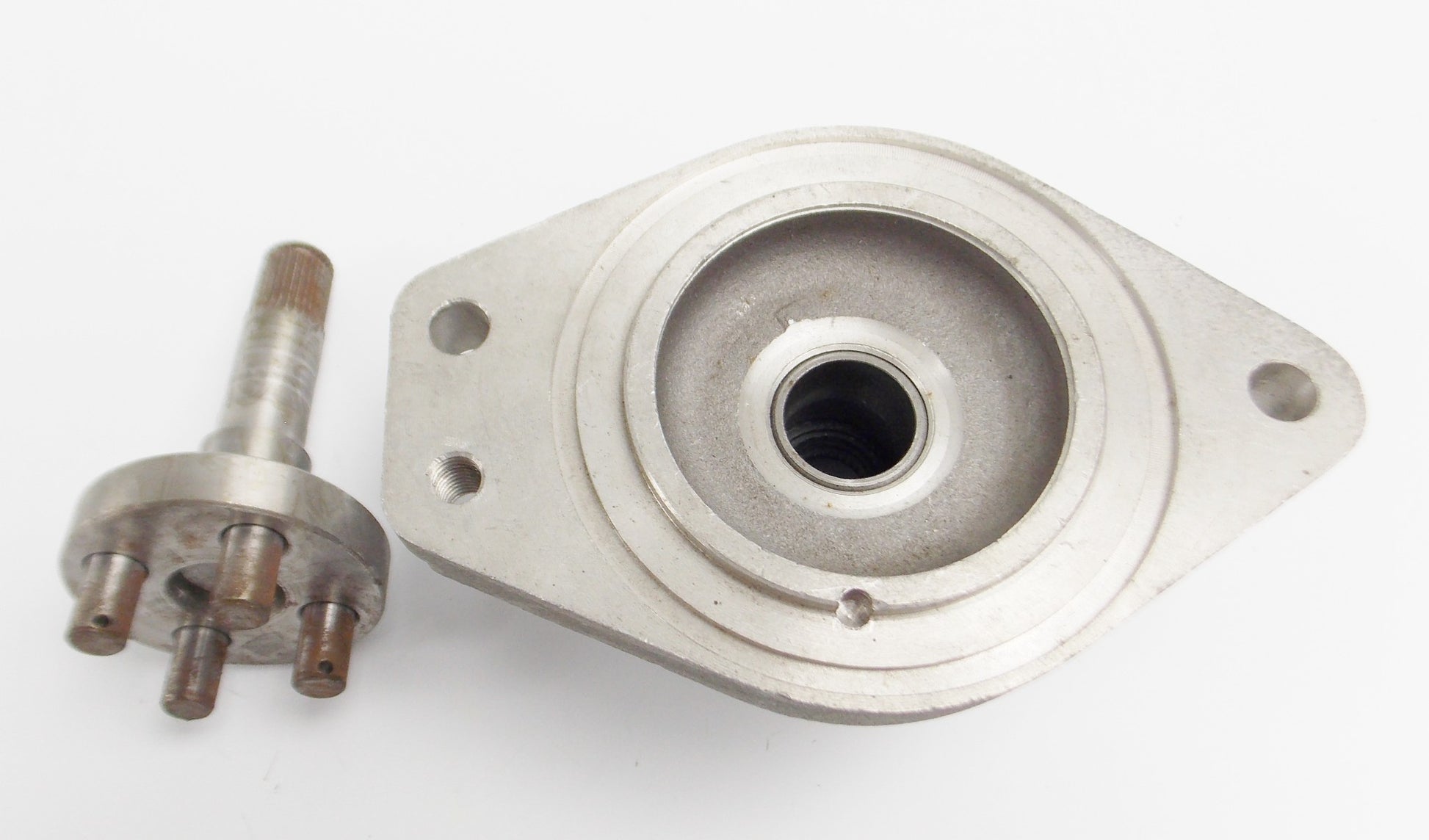 OEM LAVERDA 750 SF3 ENGINE STARTER MOTOR HOUSING+GEAR SHAFT 72207986 72 207 986 - MotoRaider