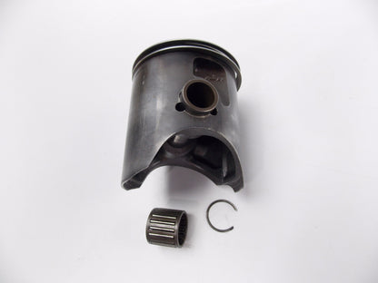 OEM KTM 2005 250 SX PISTONE II CPL. 250SX VERT. 05 66.34 mm 54830007100 - MotoRaider