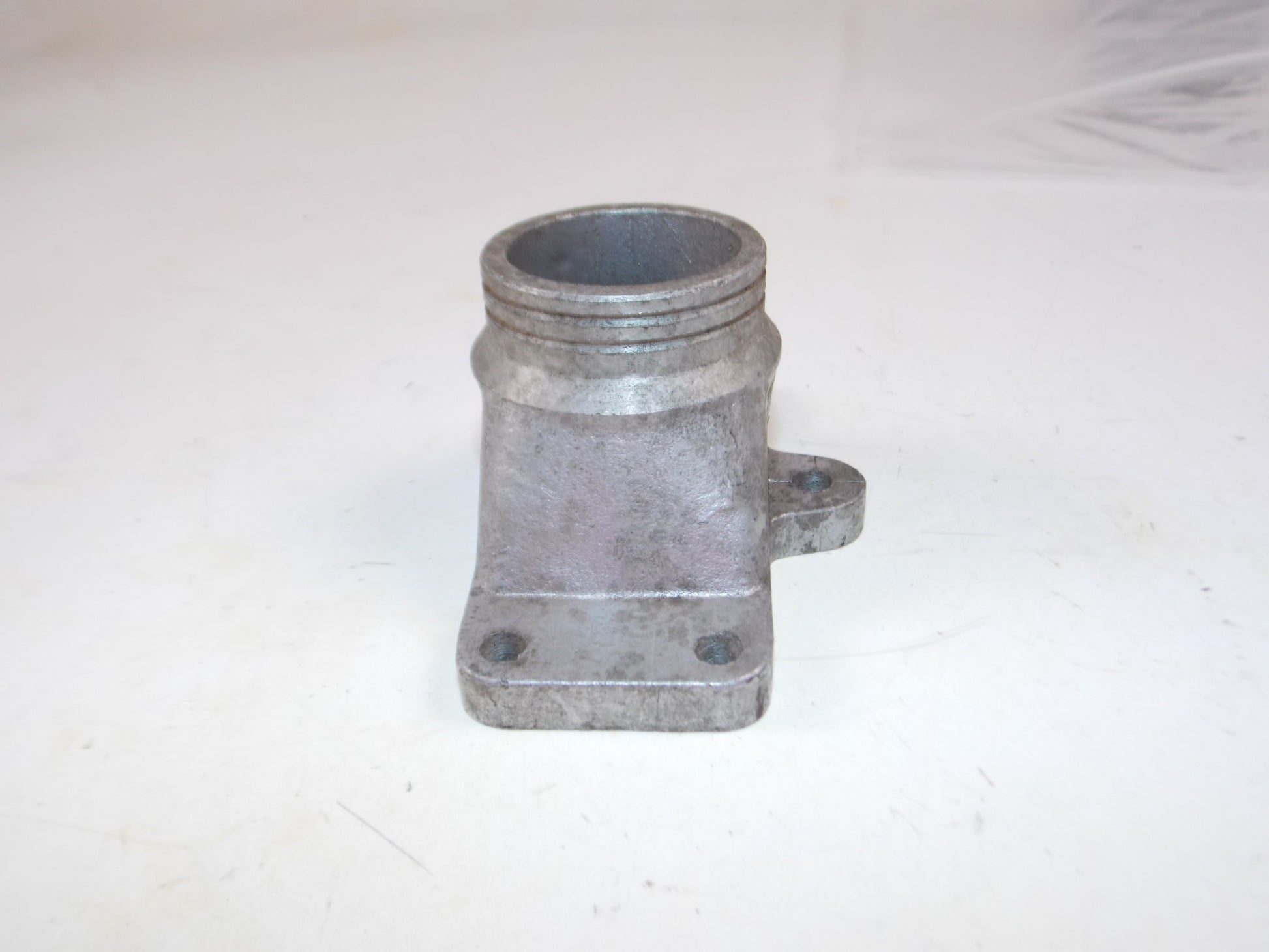 BETA MOTOR ENGINE CARBURETOR INTAKE MANIFOLD MOUNT OD=44mm BOLT PATTERN 90x30mm - MotoRaider