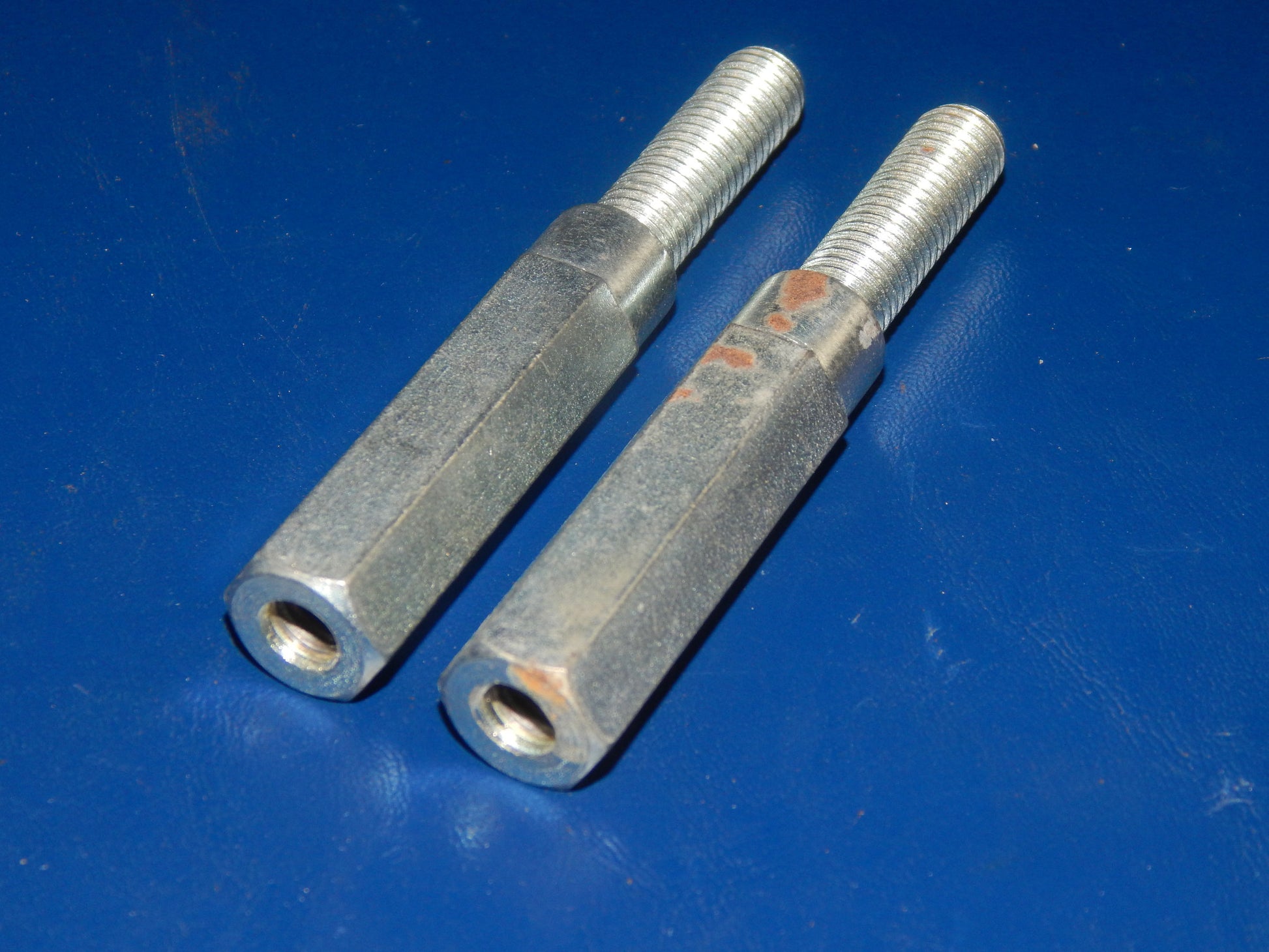 1pr 1970's PENTON KTM 100 125 STEEL TANK SPEEDO DASHBOARD MOUNT BOLTS 1-12.000 - MotoRaider