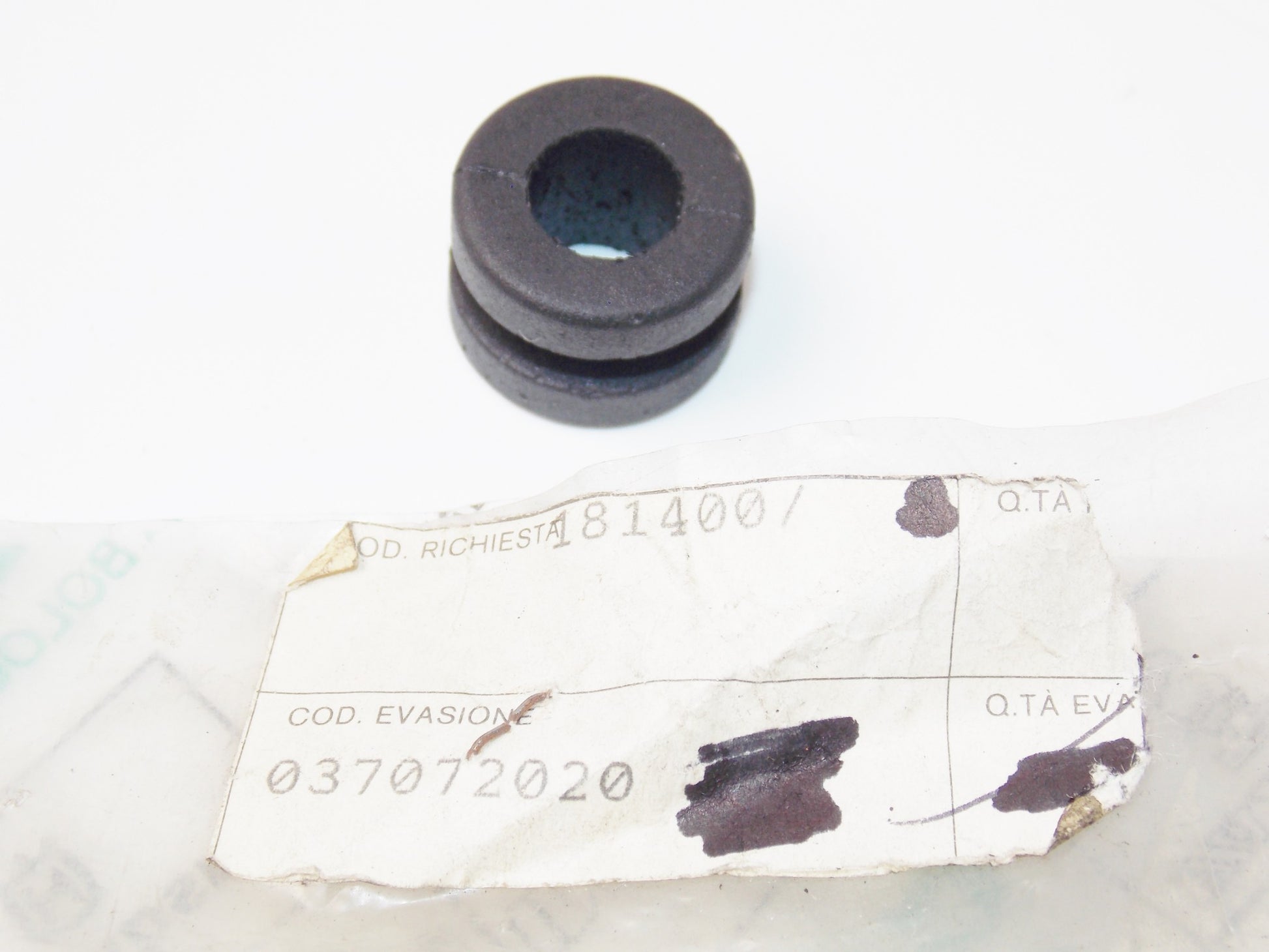 OEM DUCATI 2002 SUPERBIKE 998 S | 2009-2010 MONSTER 1100 RUBBER PAD 037072020 - MotoRaider