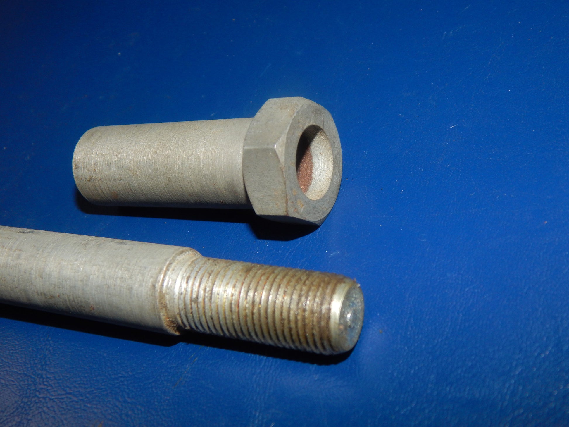 VINTAGE MOTORCYCLE FRONT WHEEL AXLE BOLT HERCULES DKW SACHS PUCH D=16mm 19mm - MotoRaider
