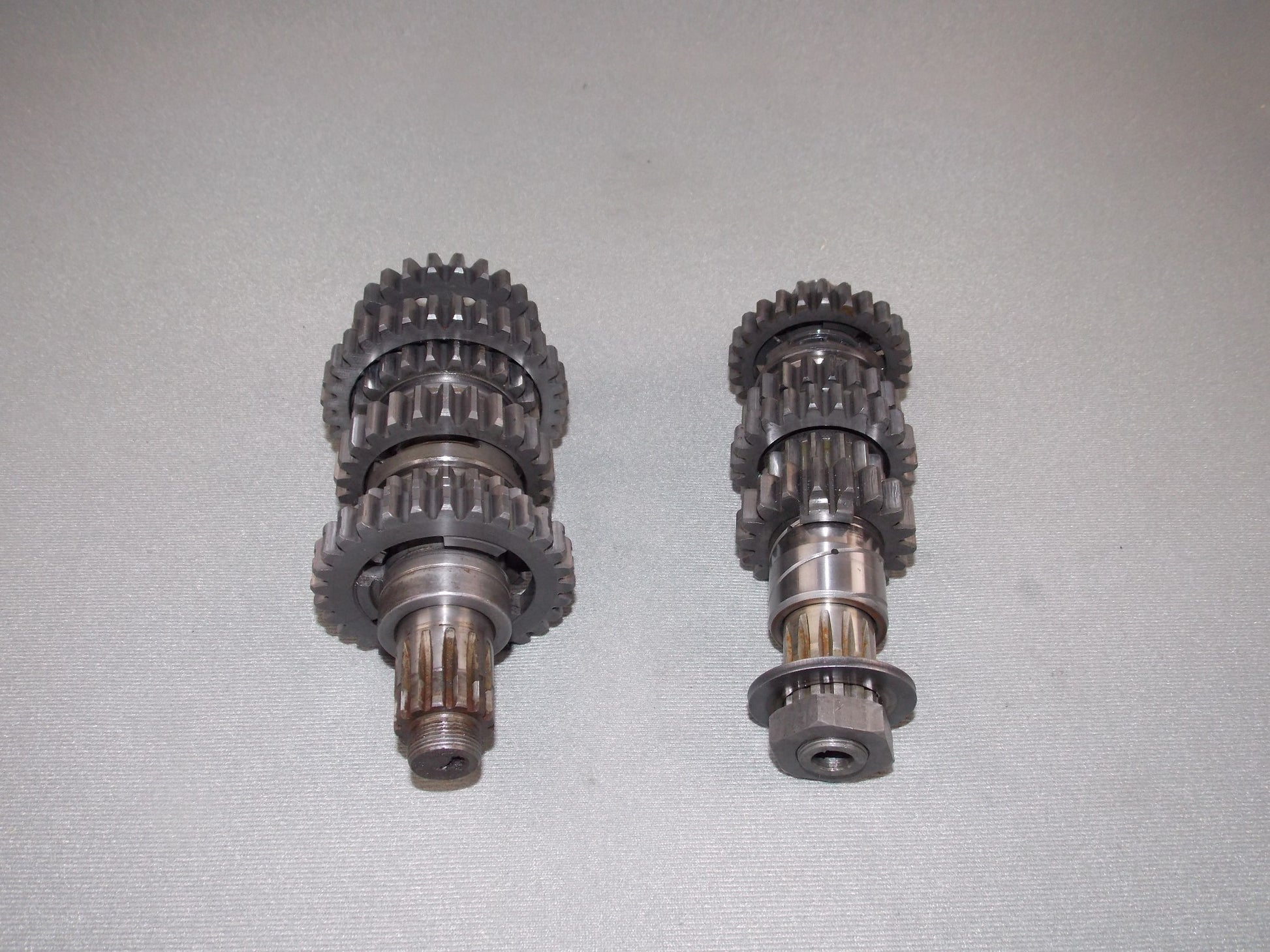 OEM YAMAHA 1976 YZ400 TRANSMISSION GEARBOX MAIN COUNTER SHAFT GEAR MOTOR ENGINE - MotoRaider
