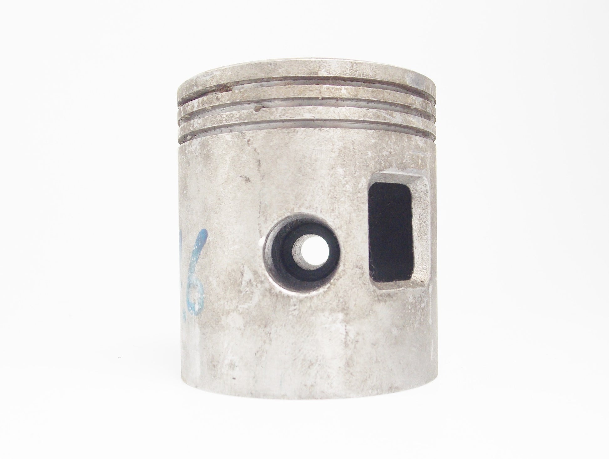 NOS PISTON + PIN DIAMETER 67.60mm  LAMBRETTA MOTOR VINTAGE SCOOTER - MotoRaider