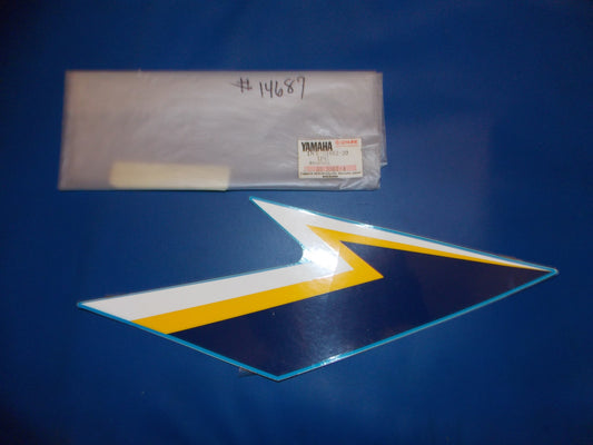NOS YAMAHA  1986  YTM225  REAR FENDER GRAPHIC COVER   1NV-21662-20 - MotoRaider