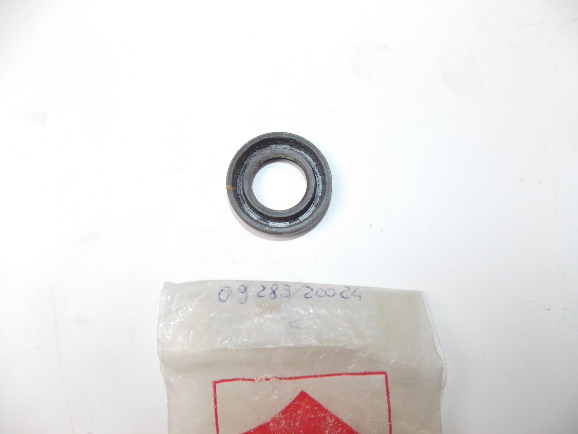 NOS OEM 1972-2017 SUZUKI RM85/80 GT380/550/750 OIL SEAL  09283-20024 - MotoRaider
